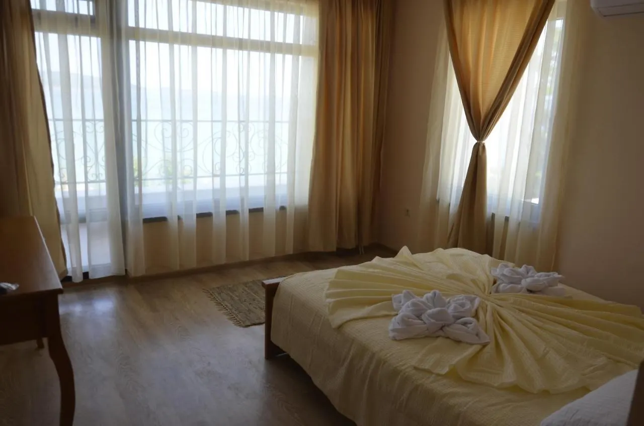 פרימורסקו Ashram Hotel