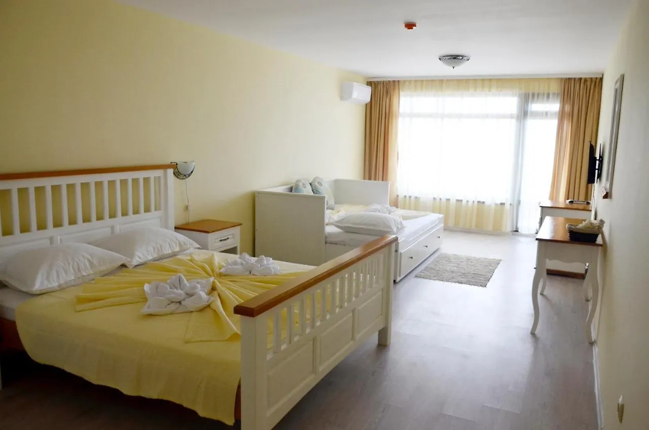 פרימורסקו Ashram Hotel