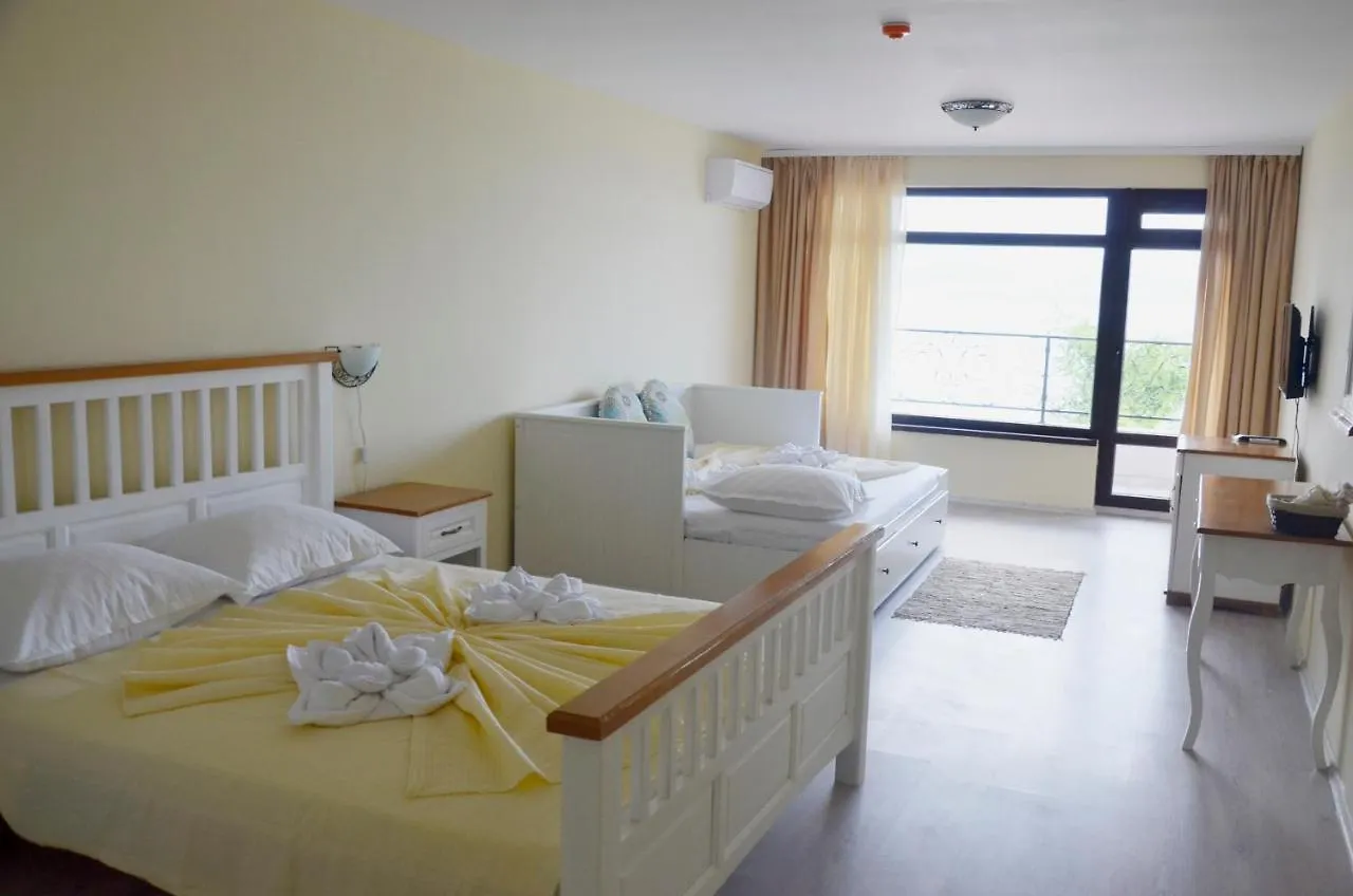 פרימורסקו Ashram Hotel