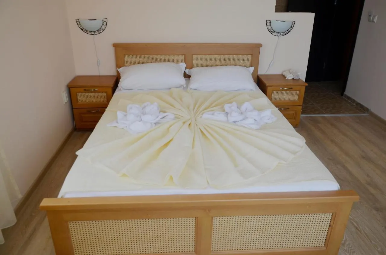 פרימורסקו Ashram Hotel