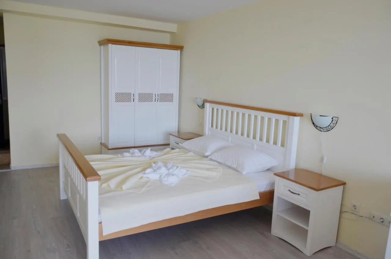 פרימורסקו Ashram Hotel