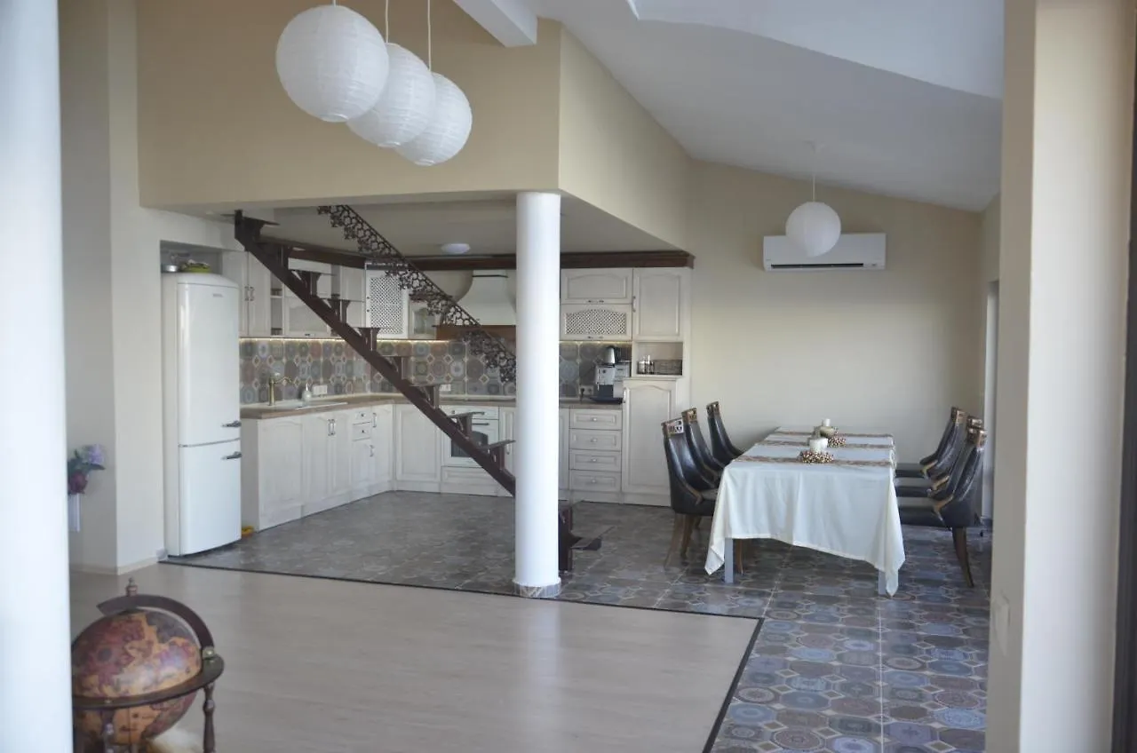 פרימורסקו Ashram Hotel