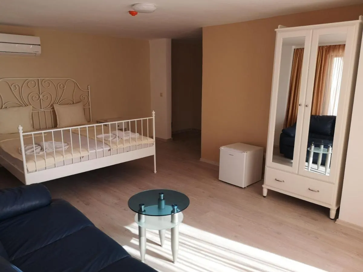 פרימורסקו Ashram Hotel