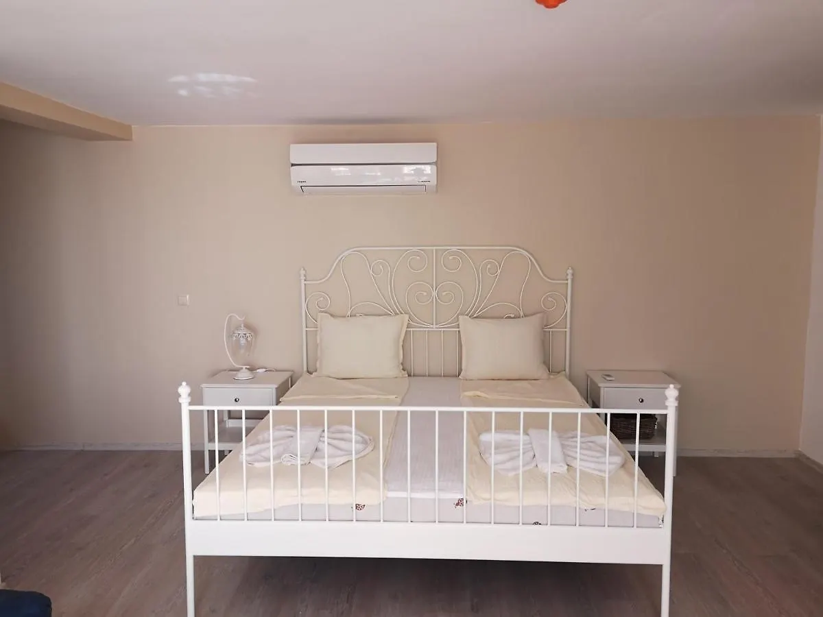 פרימורסקו Ashram Hotel